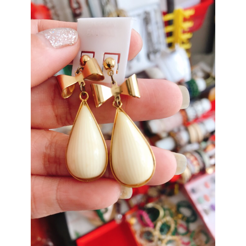 Bông tai ngờ chuẩn nhật đích xỏ