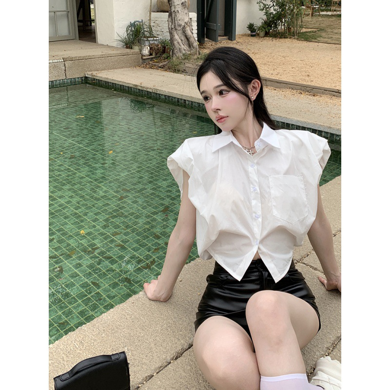 Áo sơmi kiểu cài cúc nội địa Trung có màu đen và màu trắng