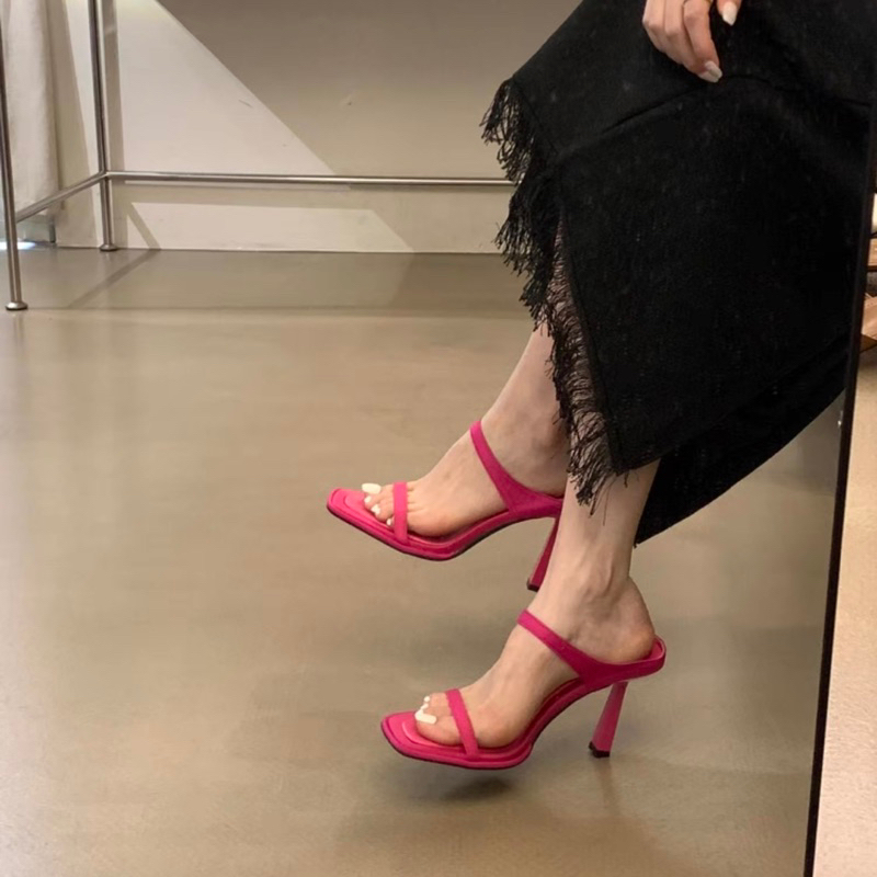Giày Sandals Cao Gót 8cm, thiết kế quai độc đáo