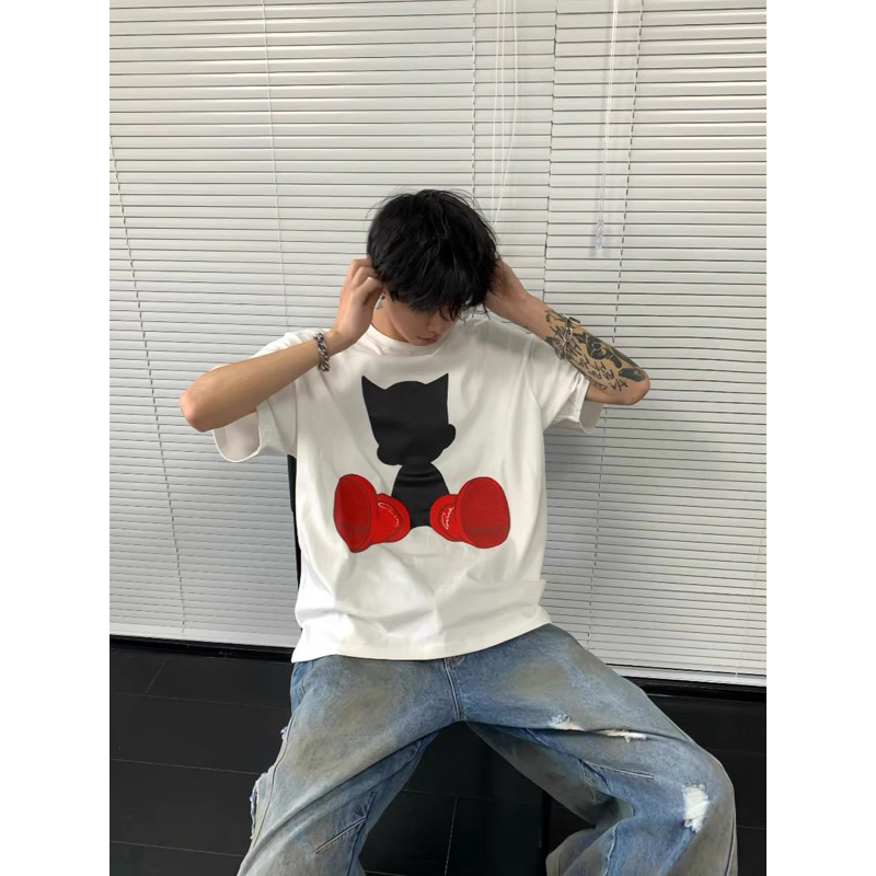 Áo thun giày đỏ unisex nam nữ form rộng