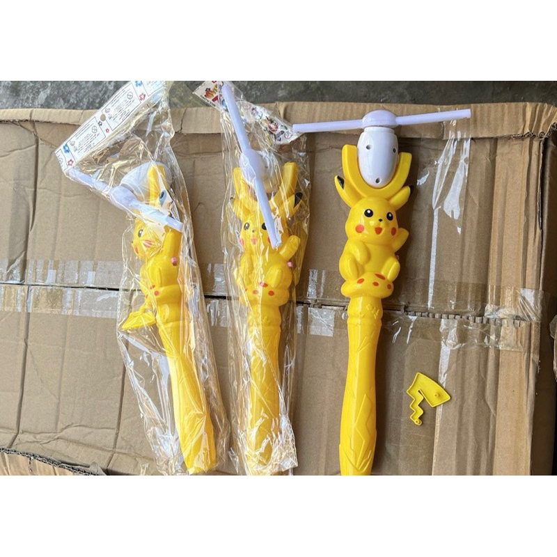 Cây đèn pikachu xoay vòng phát nhạc đèn đồ chơi trung thu