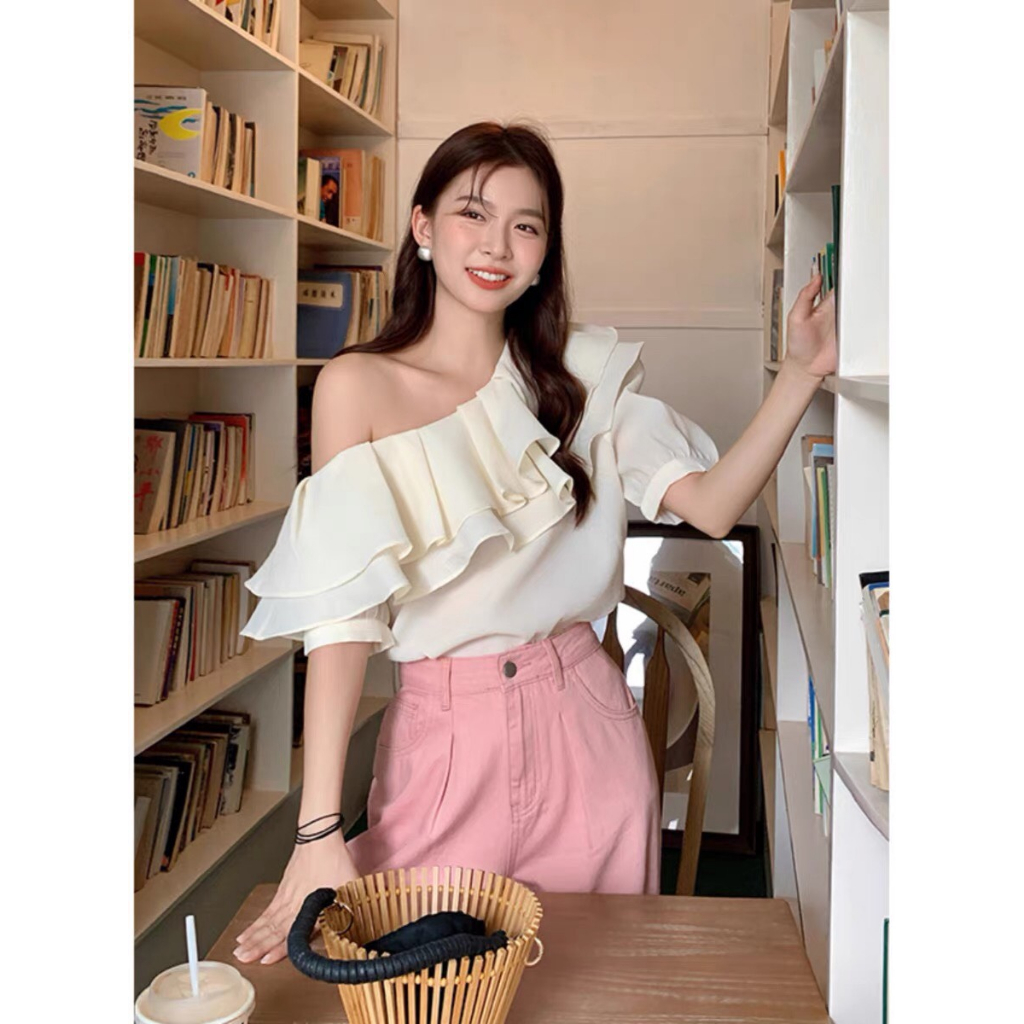 Áo kiểu viền bèo tầng trễ vai phối gì cũng xinh  N823