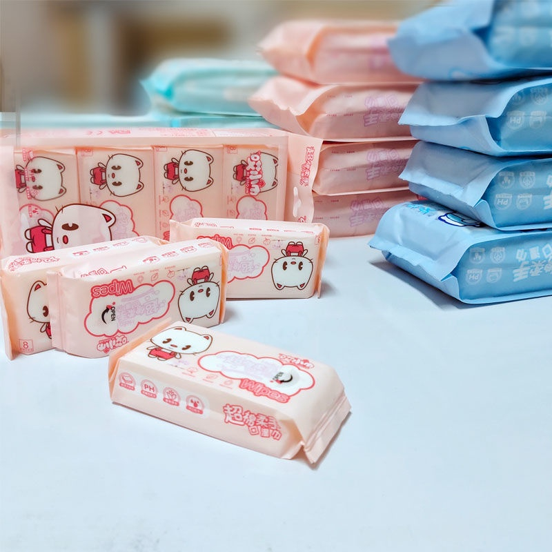 Gói 8 khăn ướt mini - Khăn giấy ướt bỏ túi tiện lợi nhiều hình dễ thương  vanngoc1956