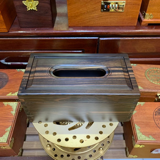 Hộp đựng giấy ăn gỗ mun.