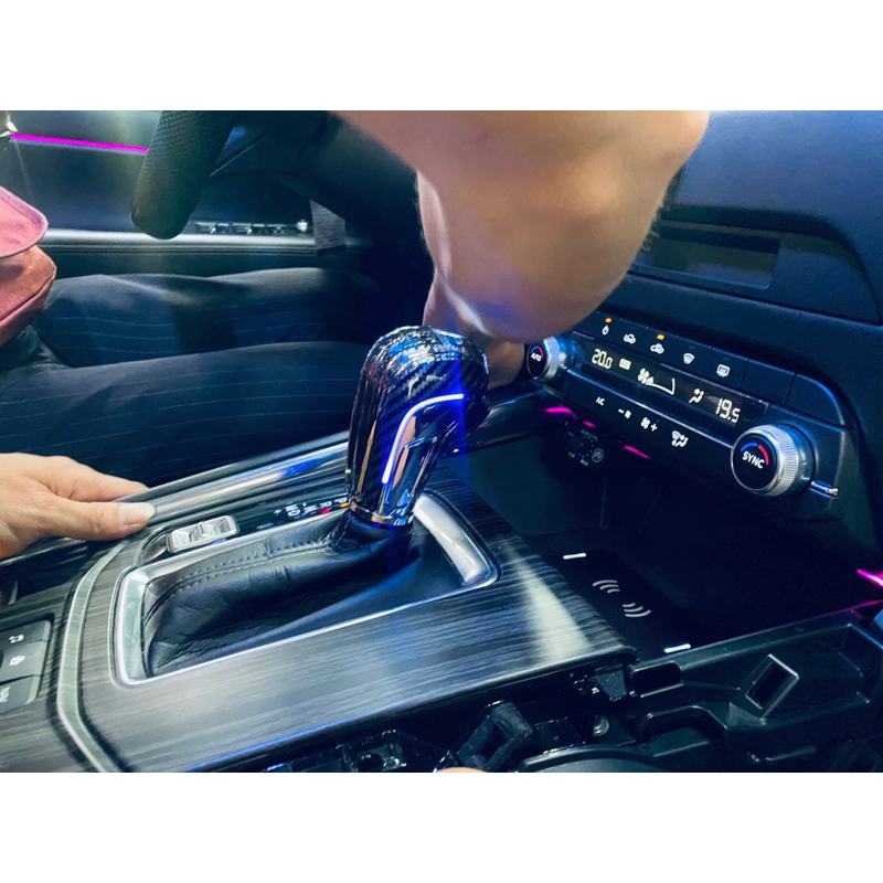 Tay nắm cần số pha lê có Led cho Mazda