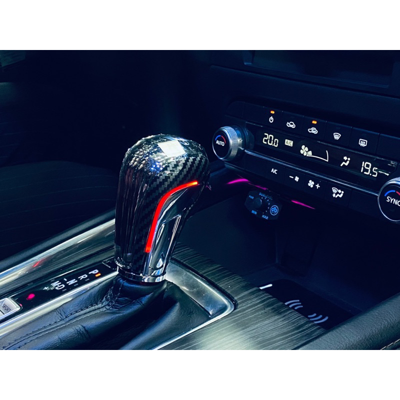 Tay nắm cần số pha lê có Led cho Mazda