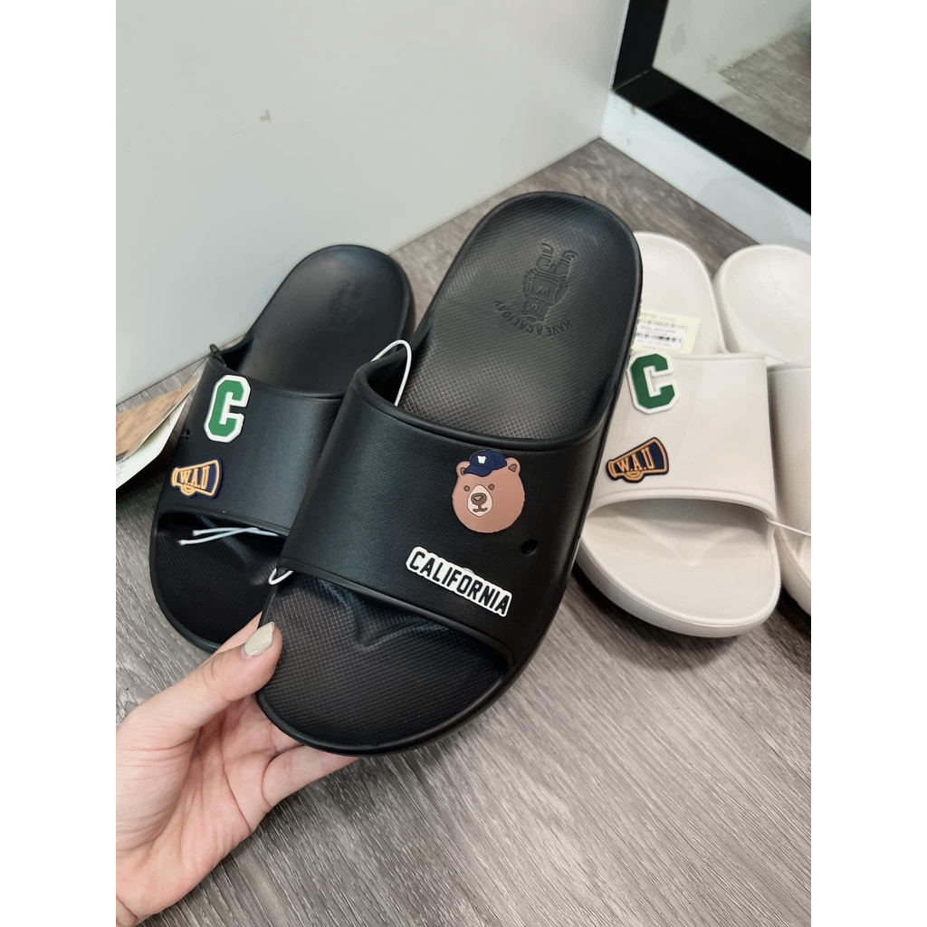 Dép Whoau sticker hình gấu mang êm ái, chống trơn trượt chính hãng Hàn Quốc sale.