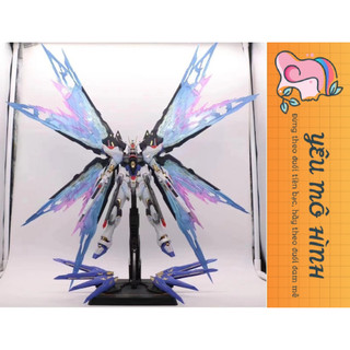   Premium  Mô hình Gundam MG Strike Freedom Tặng kèm Effect Wing Of Light Decal nước và Base trưng bày 