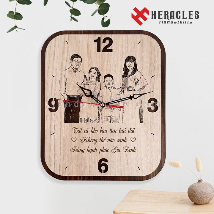 Đồng hồ gỗ treo tường – Khắc hình ảnh, tên, chữ, câu chúc làm quà tặng vợ, chồng, cha mẹ, ông bà ngày gia đình việt nam