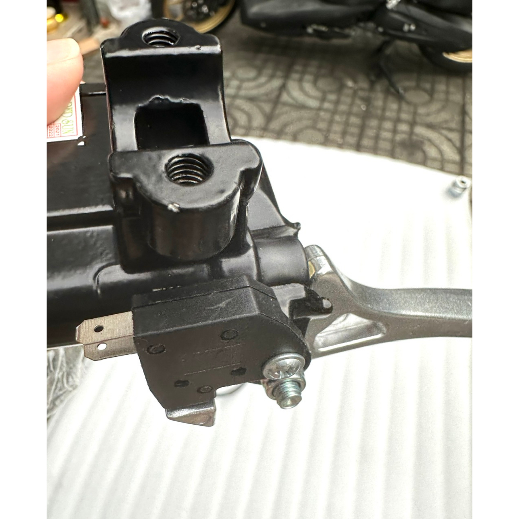 TAY DẦU THẮNG ĐĨA XE RS