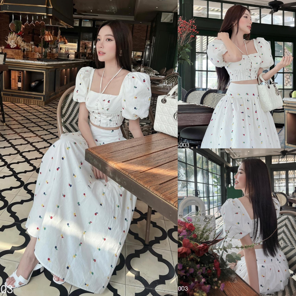 Set bộ váy nữ maxi hoa nhí kết hợp áo croptop kiểu nhún eo xinh xắn, nhẹ nhàng dành cho các nàng diện đi chơi, đi biển