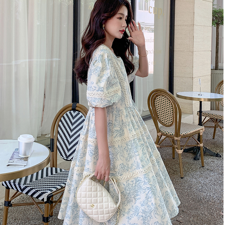 Váy midi tay ngắn phồng cổ vuông dáng babydoll tiểu thư, đầm midi nữ kiểu cổ vuông hoa nhí xanh Hàn Quốc 4721