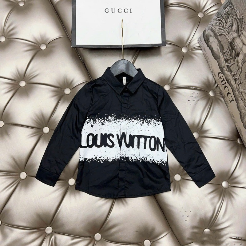 Áo sơ mi dài tay chữ in L.V KhanhBun chất thô nến loai 1 co giãn mặc di học, đi chơi cho bé trai size từ 10-40 kí