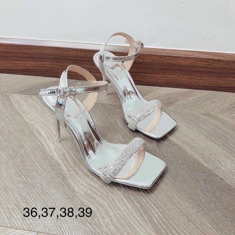 Giày, dép cao gót