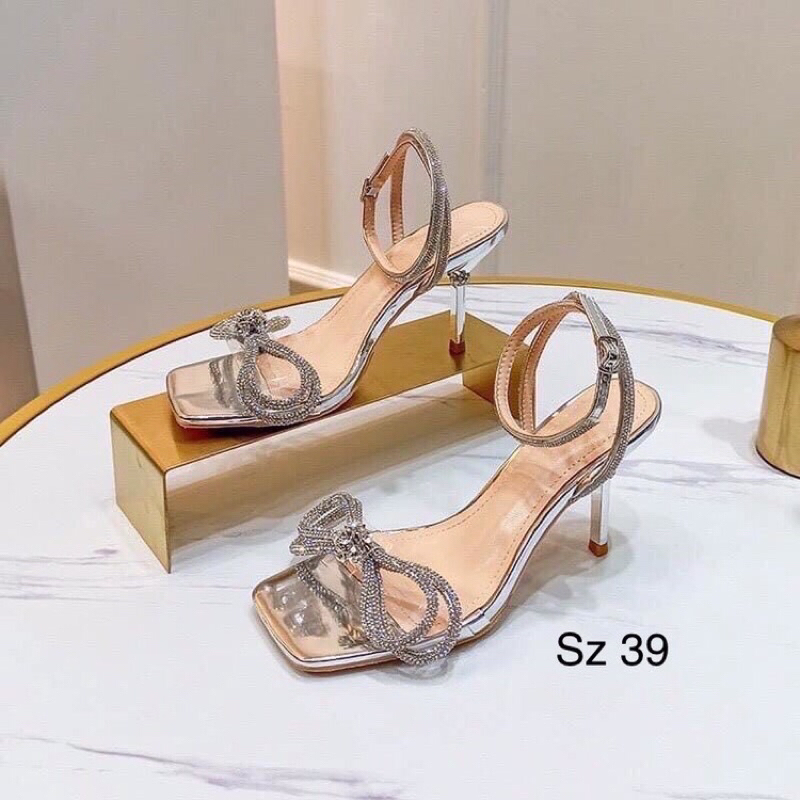 Giày, dép cao gót