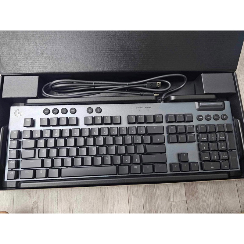 Bàn phím LOGITECH G813 Blue switch