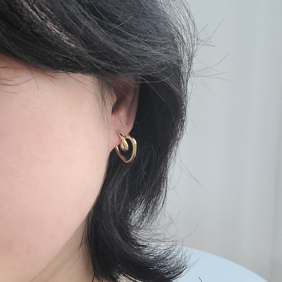 Khuyên tai Aha Accessories hình trái tim phong cách Hàn Quốc chất liệu hợp kim