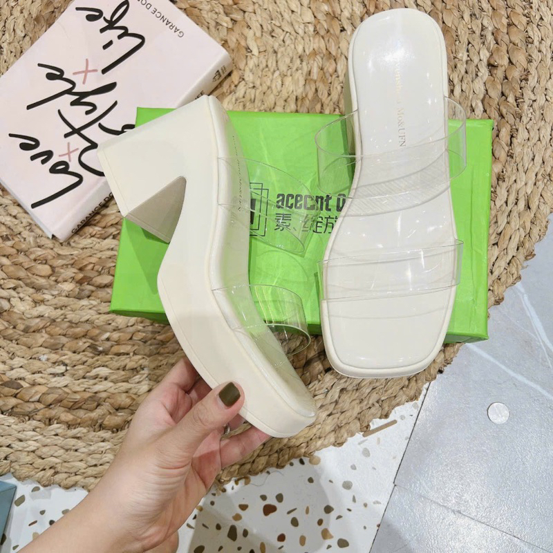 Dép cao gót quai trong