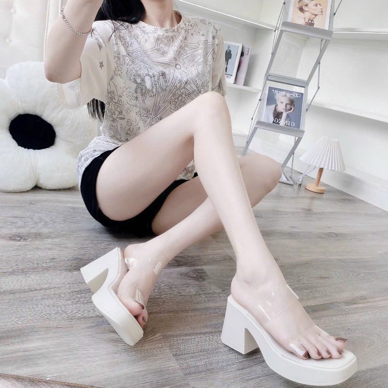 Dép cao gót quai trong