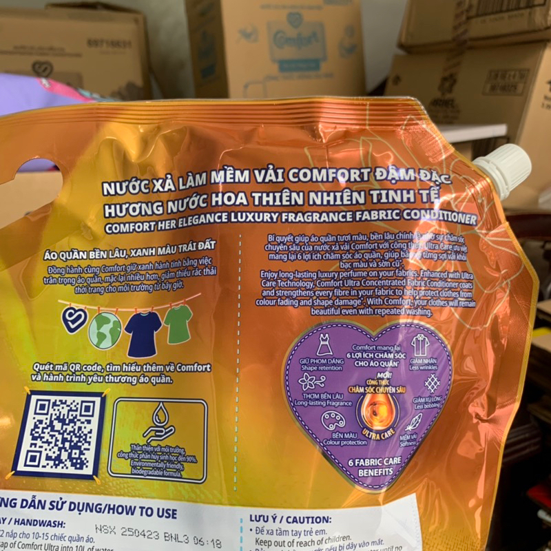 Nước xả vải Comfort hương nước hoa thiên nhiên SOPHIA 3,2L