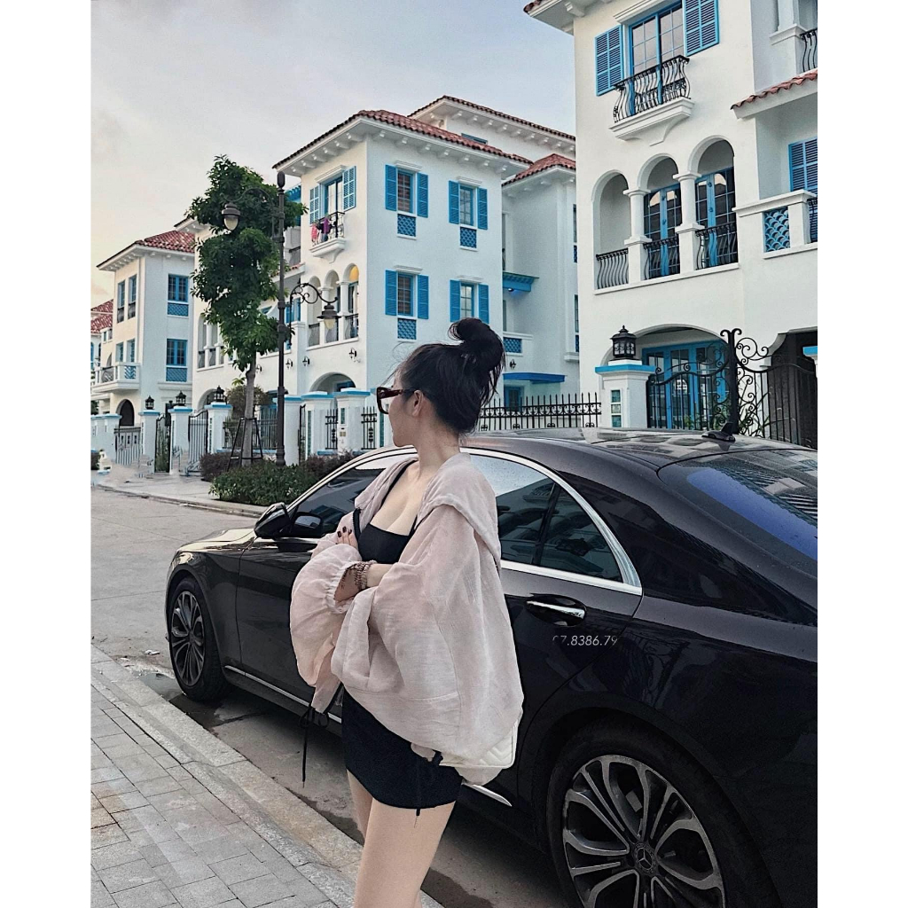 SET ĐẦM BODY ĐEN 2 DÂY + ÁO KHOÁC XƯỢC KEM NÓN RÚT DÂY