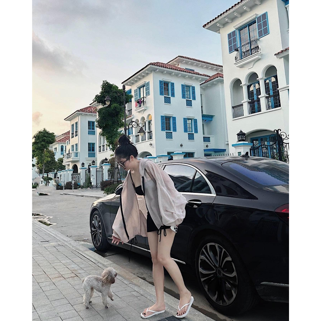 SET ĐẦM BODY ĐEN 2 DÂY + ÁO KHOÁC XƯỢC KEM NÓN RÚT DÂY