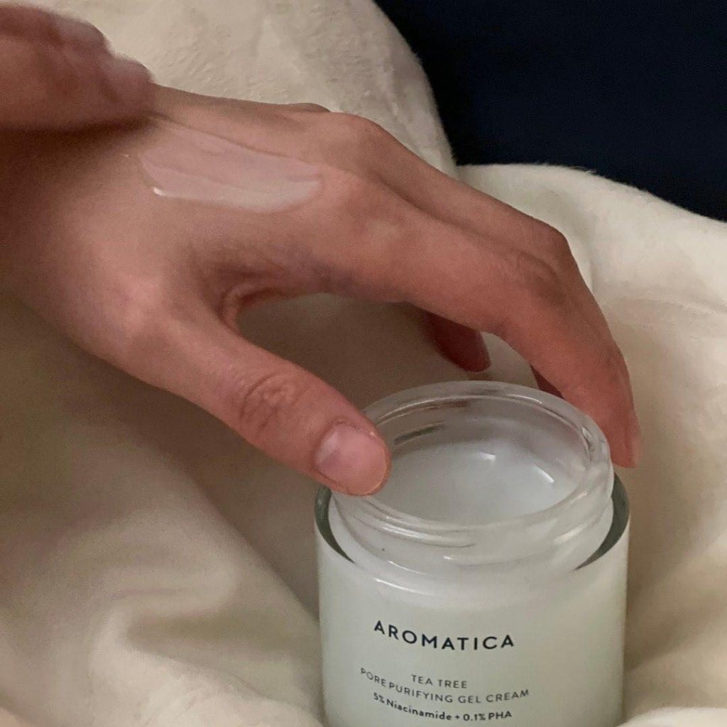 Kem dưỡng kiềm dầu, se khít lỗ chân lông Aromatica Tea Tree Pore Purifying Gel Cream Niacinamide 5%+PHA 0,1%