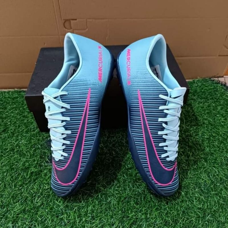 Giày Bóng Đá Sân Cỏ Nhân Tạo Mercurial Vic 6 Các Màu