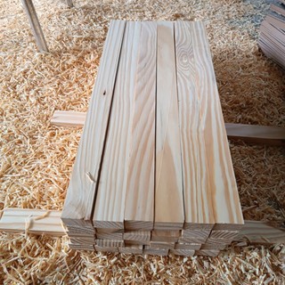 Thanh gỗ thông 2*3.5cm bào 4 mặt
