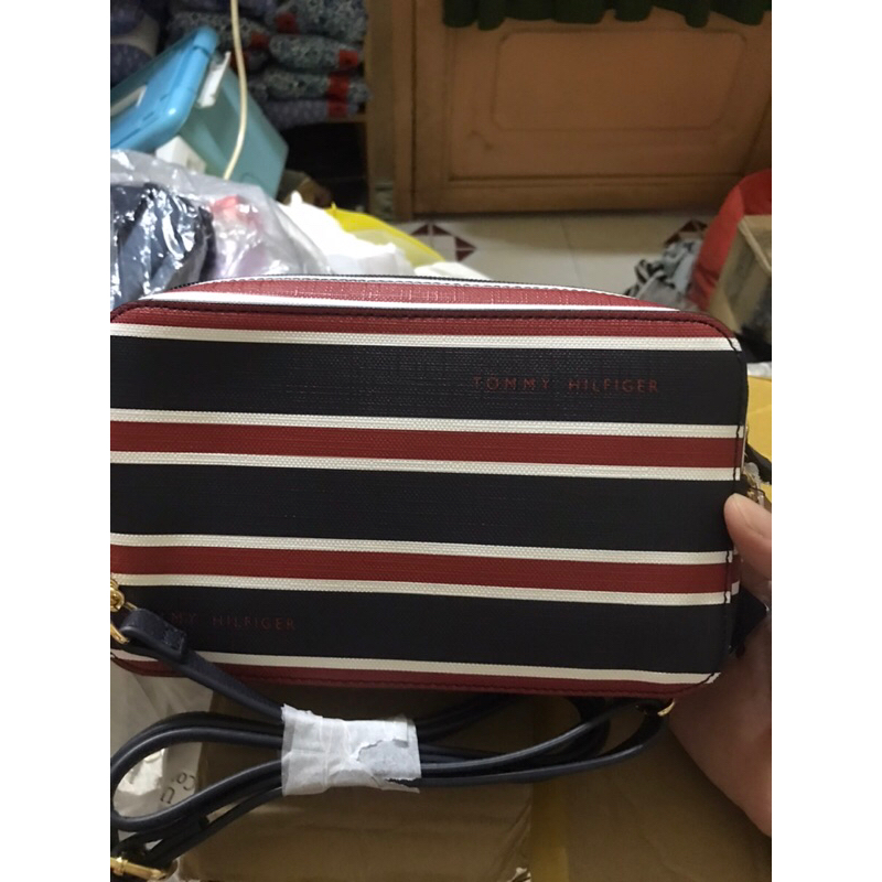 Túi đeo chéo TOMMY HILFIGER - Hàng Auth mua tại Mỹ