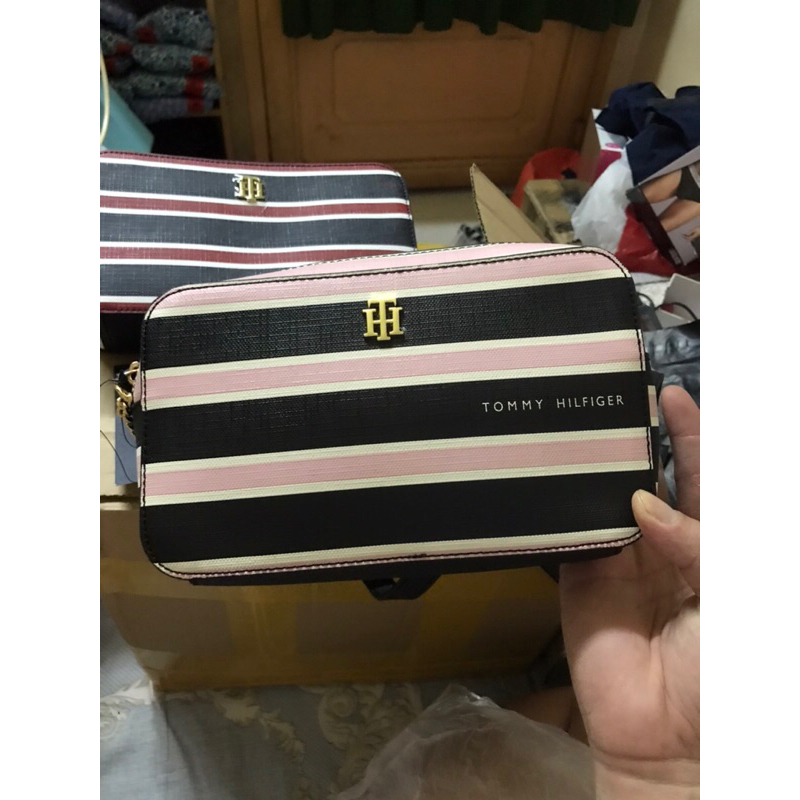 Túi đeo chéo TOMMY HILFIGER - Hàng Auth mua tại Mỹ