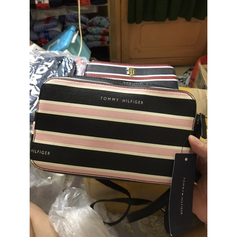 Túi đeo chéo TOMMY HILFIGER - Hàng Auth mua tại Mỹ