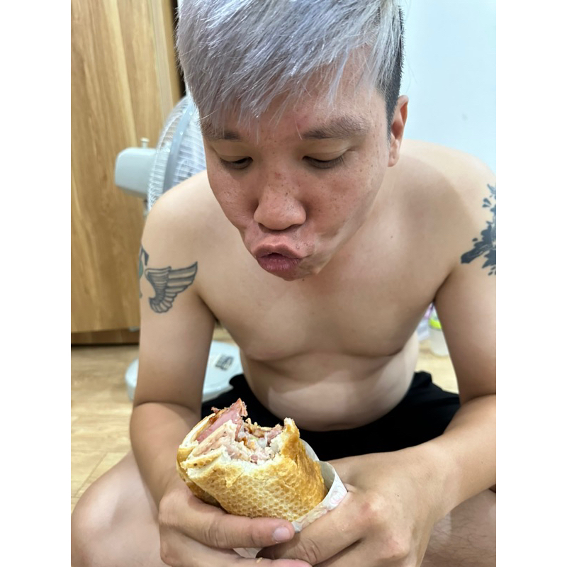 Bánh mì Huynh Hoa sài gòn