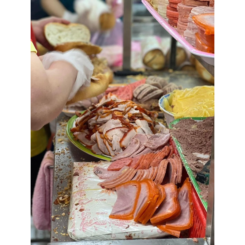 Bánh mì Huynh Hoa sài gòn