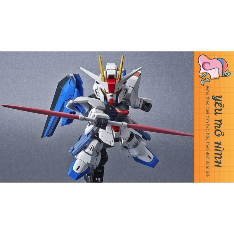 Mô hình Gundam SD Freedom Soldier Tặng kèm base trưng bày