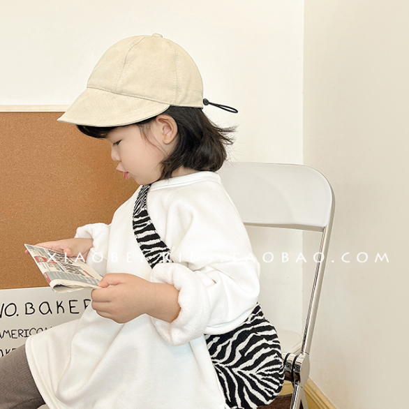 Mũ Lưỡi Trai 2 màu Kem Sữa, Vàng Bò thêu tên cho bé trai và bé gái HOT TREND, phong cách Hàn Quốc, cự kỳ đẹp, đáng yêu