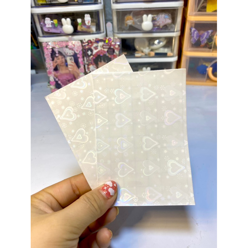 Màng cán Hologram dung làm trang trí ảnh, sticker, top loader. Size A7: 7,5*10,5cm