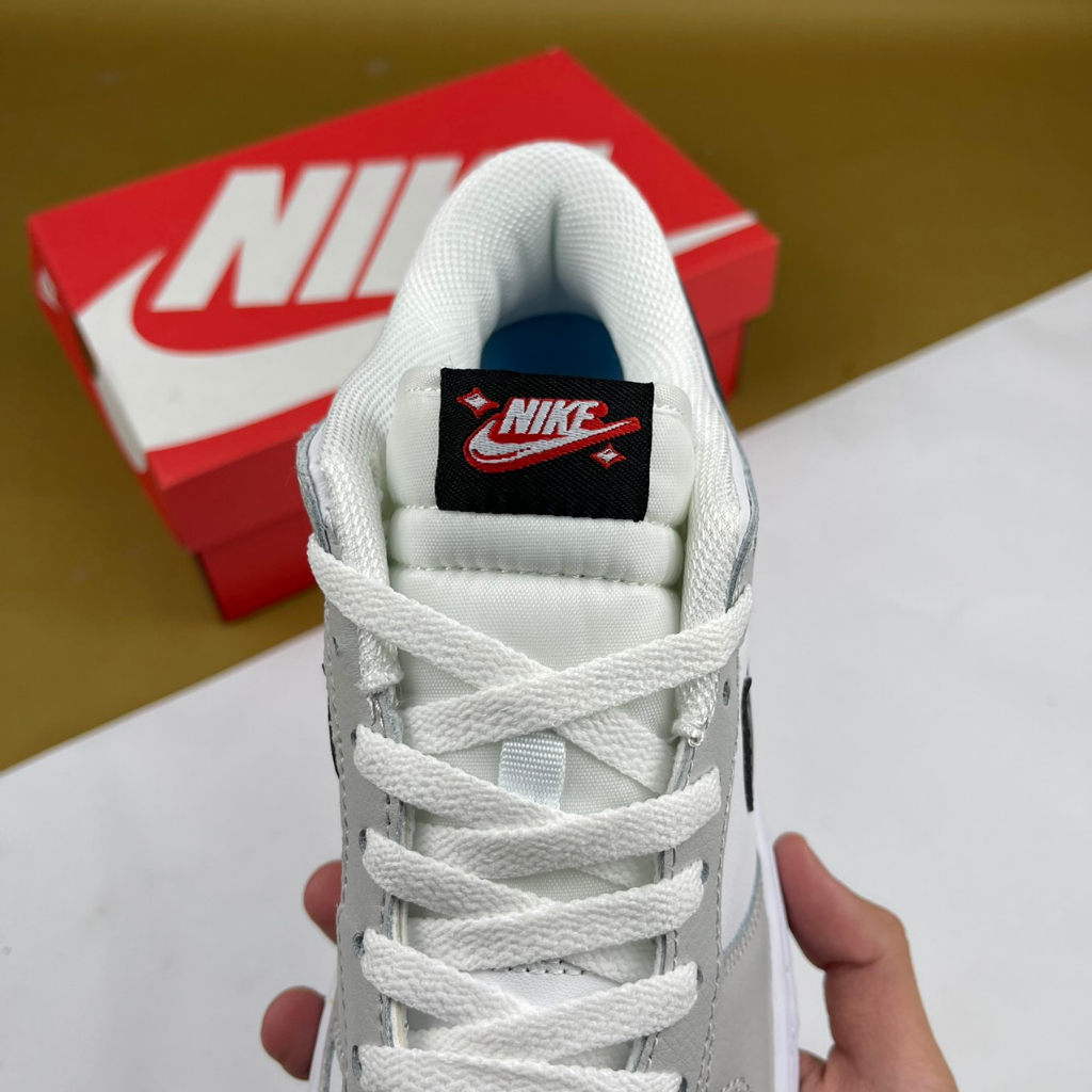 Giày SB Dunk Low Retro SE Jackpot Grey Fog, SB Xám Trắng Móc Đen - Dino.Sneaker99