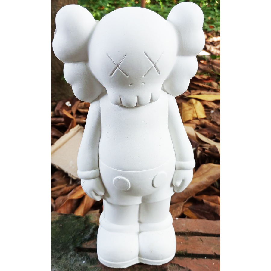 Tượng tô màu thạch cao KAWS