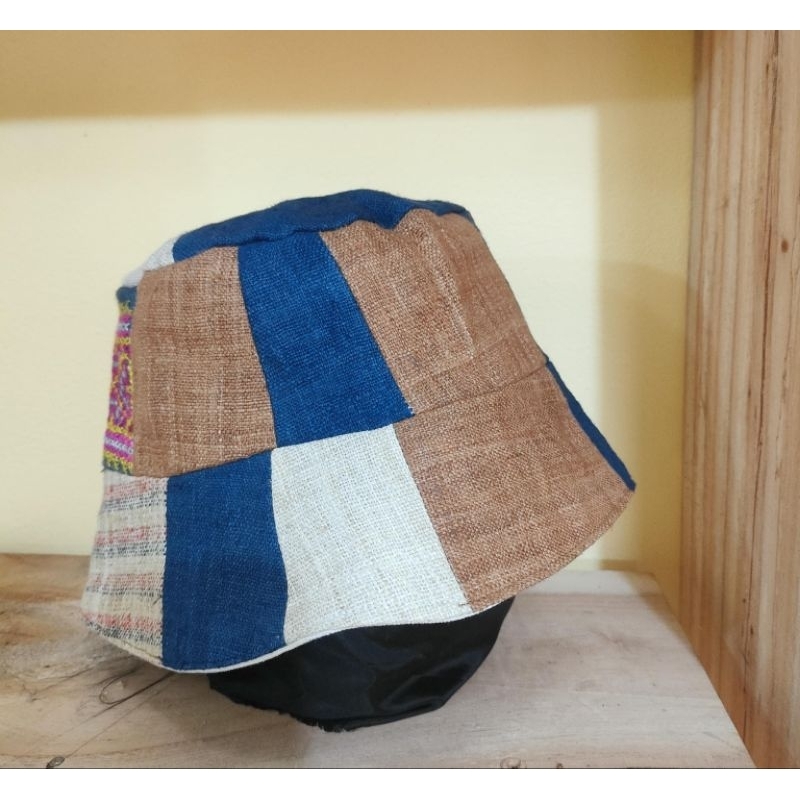 Mũ thổ cẩm lanh Hà Giang