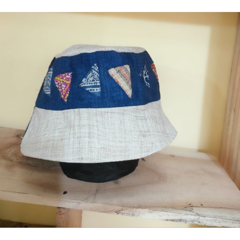 Mũ thổ cẩm lanh Hà Giang