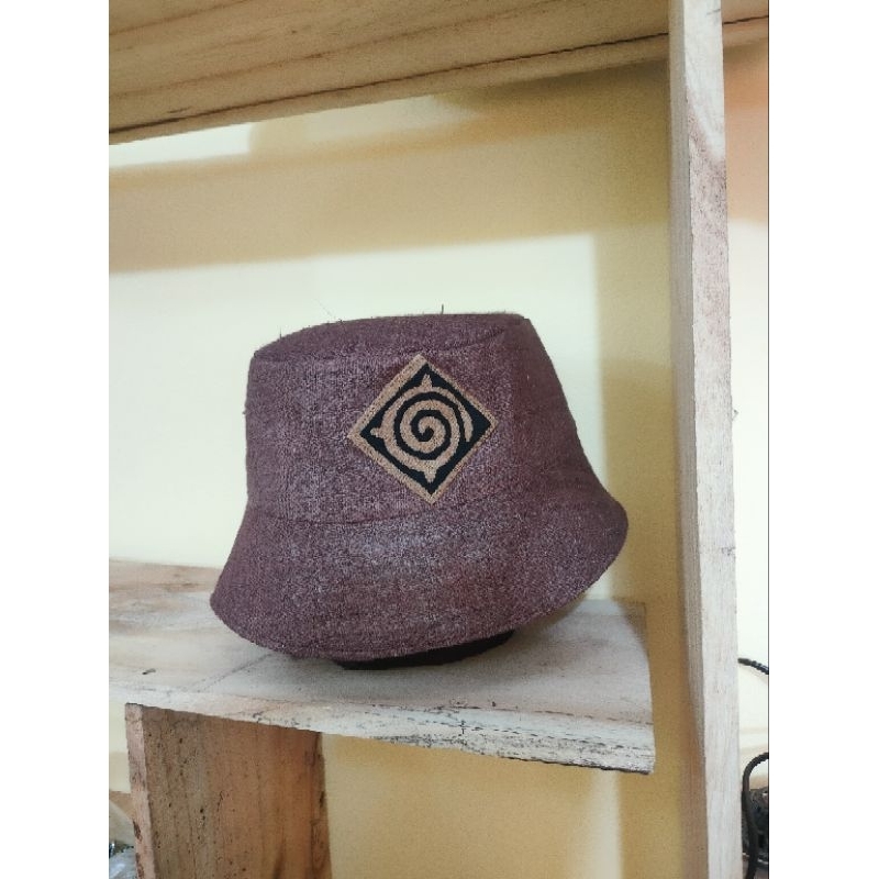 Mũ thổ cẩm lanh Hà Giang