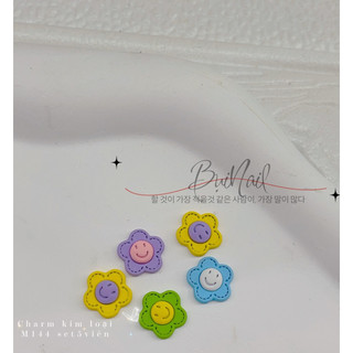 CHARM HOA MẶT CƯỜI MÀU PASTEL M144 SET 5 VIÊN