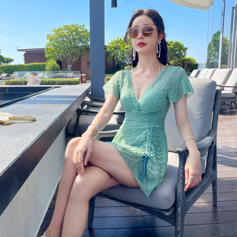 Váy Đi Chơi Set Đi Biển Dây Buộc Áo Yếm Bikini Liền Thân Cao Cấp Đồ Bơi Nữ Kín Đáo Che Khuyết Điểm Pikini LIZ-V321.2 | BigBuy360 - bigbuy360.vn