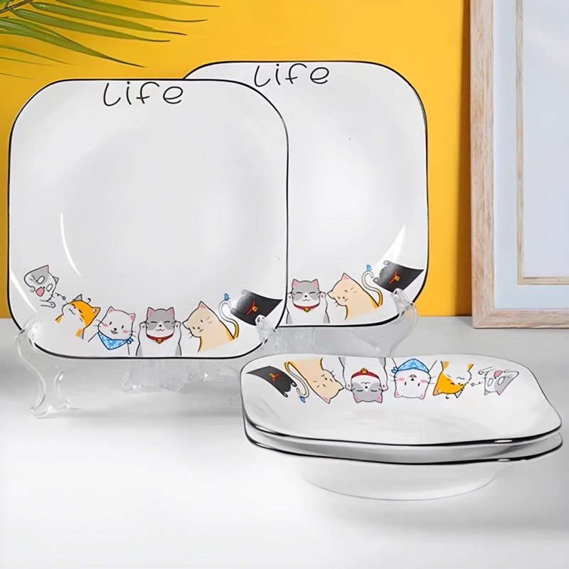 Dĩa sứ vuông họa tiết mèo life. Dĩa vuông bằng sứ đường kính 23cm.