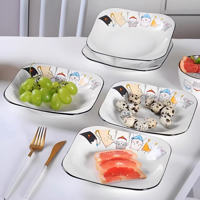 Dĩa sứ vuông họa tiết mèo life. Dĩa vuông bằng sứ đường kính 23cm.