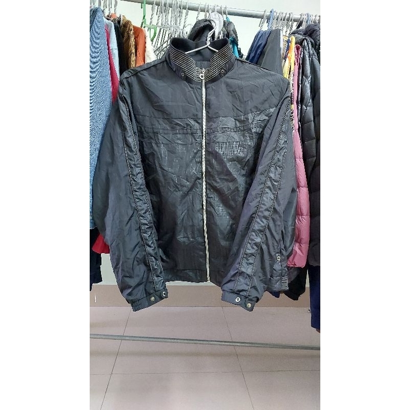 Áo khoác nam size M.