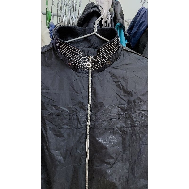 Áo khoác nam size M.