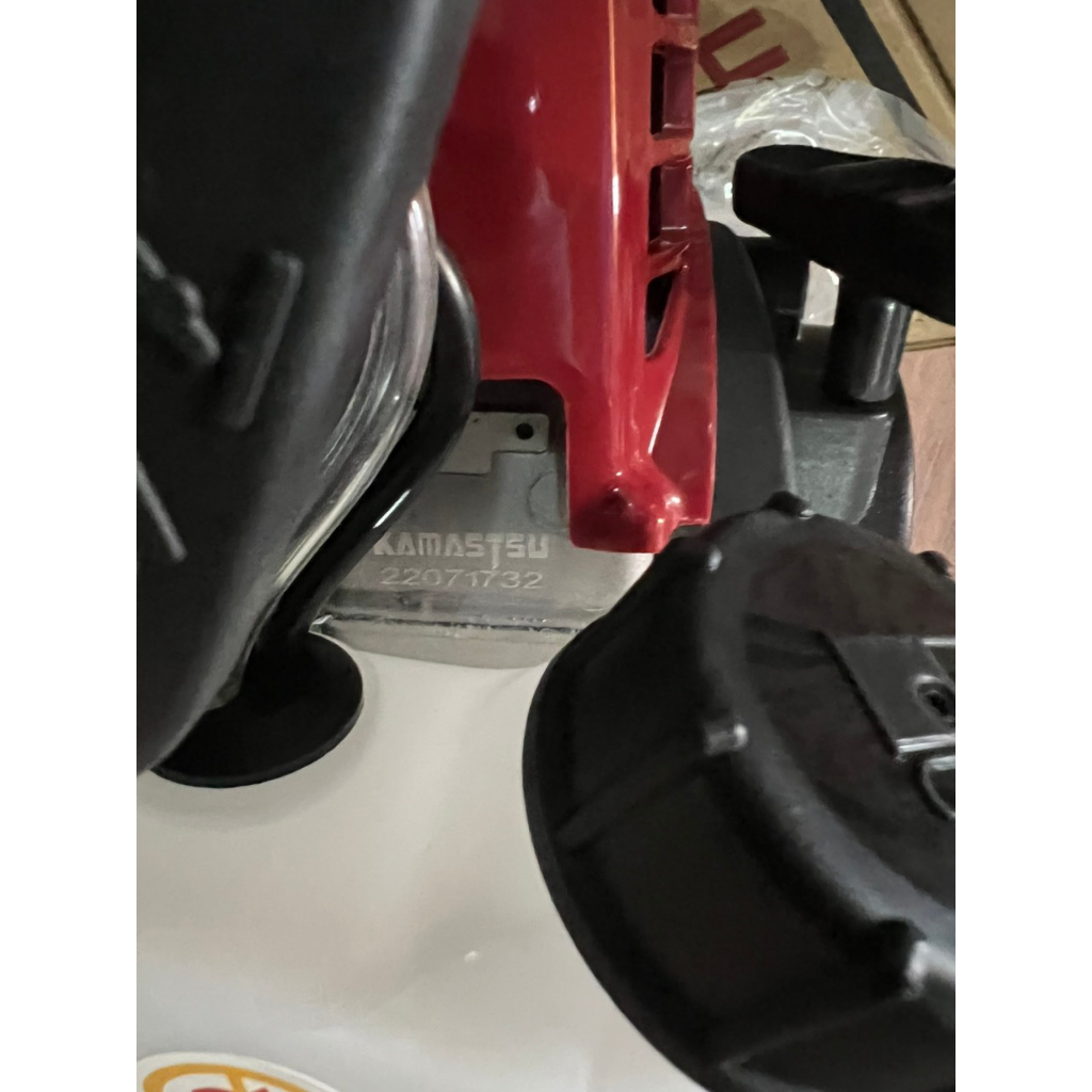 Máy cắt cỏ chạy xăng Kamatsu KM35 động cơ 4 thì