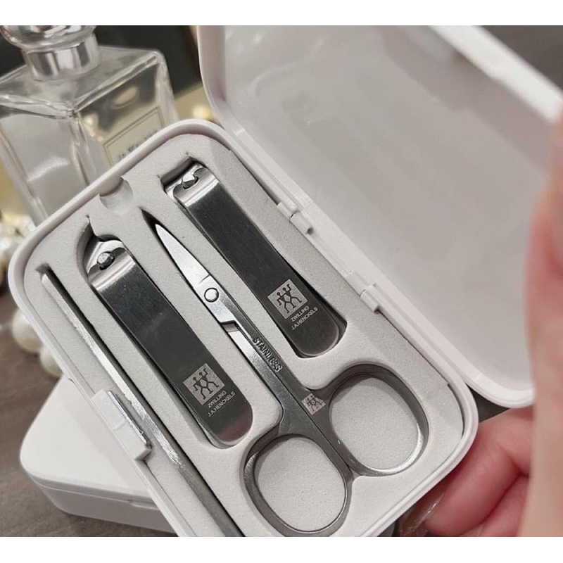 Bộ bấm móng 4 món Zwilling nhập Đức chất liệu thép không gỉ, siêu chắc, bền